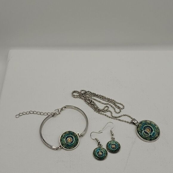 NEW MEDIALION 4PC FASHION JEWELRY SET - Picture 5 of 8